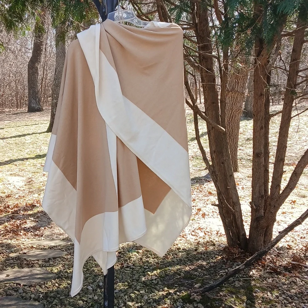 Open Front Poncho Wrap Shawl Cover Up. One Size - Picture 10 of 12